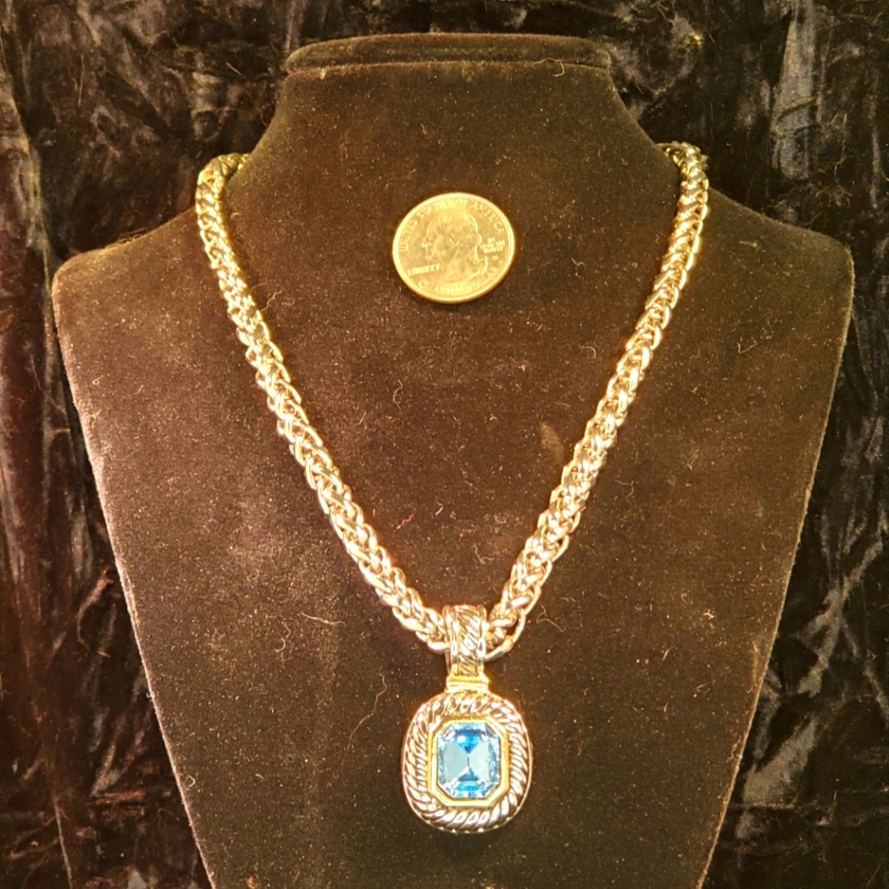 Elegant Silver Necklace with Blue Pendant